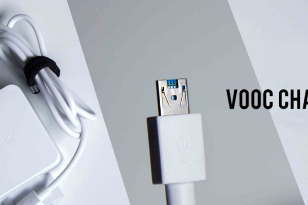 Oppo VOOC Charger